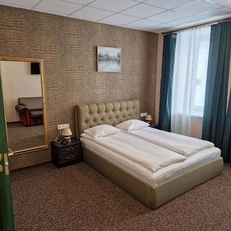 ריגה Central Hotel With Free Parking מראה חיצוני תמונה