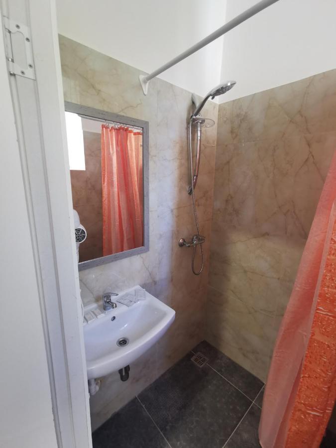 ריגה Central Hotel With Free Parking מראה חיצוני תמונה